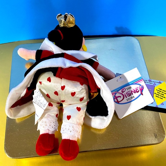 DISNEY EXCLUSIVE NWT VTG 90s ALICE IN WONDERLAND QUEEN OF HEARTS SOUND BEAN BAG - Picture 2 of 14